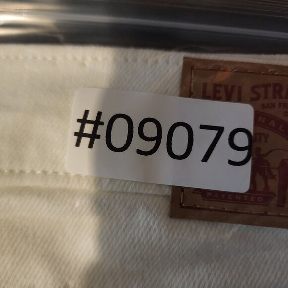 Levi's Shorts Womens 32 White Stretch Mid Rise Mid Length Denim Jean - Picture 11 of 11